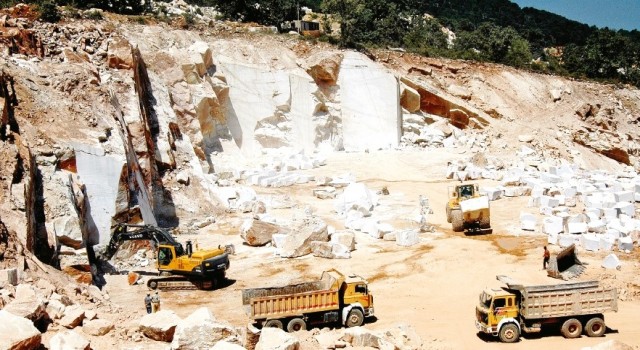 Mermer ocağının kapasite artırımı talebine mahalleliden tepki