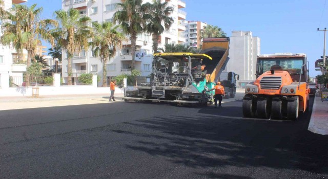 Mersinde yol çalışmaları sürüyor