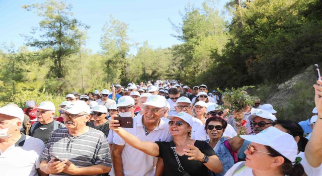 Mezitlide vatandaşlar doğa yürüyüşünde buluştu