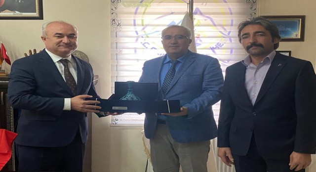 MHP İl Başkanı Yusuf Garip Çameliye çıkarma yaptı