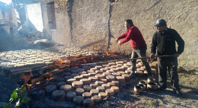 Mihalıççık Halk Merkezi atölyesinde tescilli “Sorkun Çömleği” pişirildi