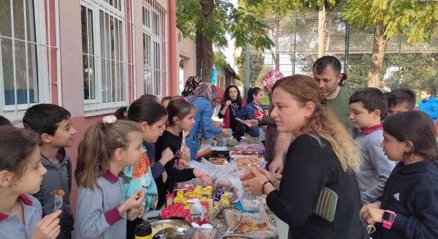 Minik öğrencilerden örnek davranış