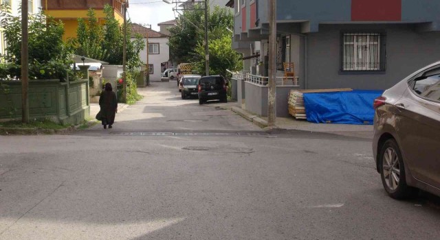 Minik Umut elinden düşen ekmeği almak isterken canından olmuş