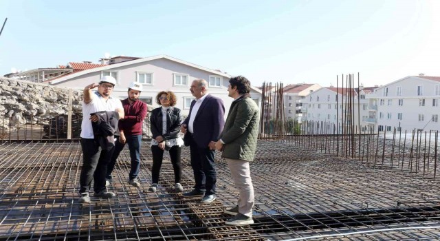 Mudanyada kapalı pazar yerinde çalışmalar sürüyor