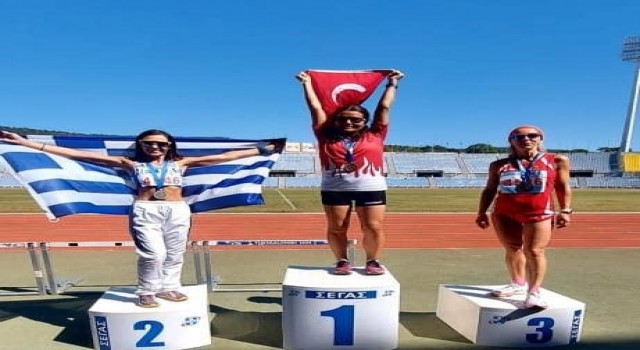 Muğlalı profesör atletizmde rekor kırdı