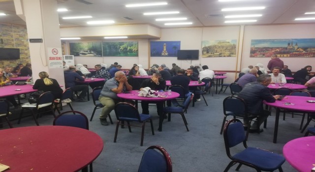 Mührü bozarak tekrar kumar oynattılar