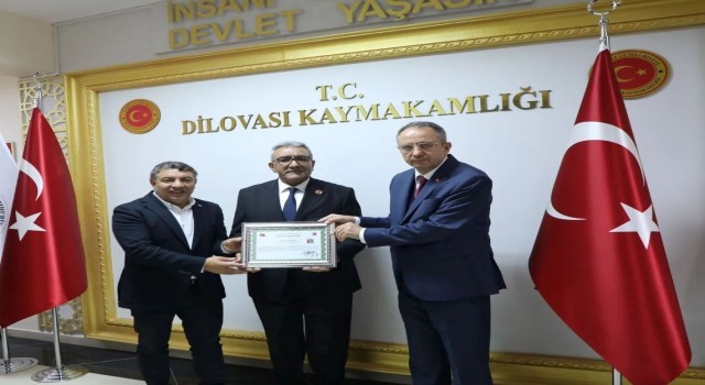 Muhtarlara teşekkür belgesi verildi
