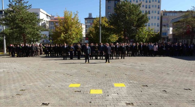 Muşta çelenk sunma töreni