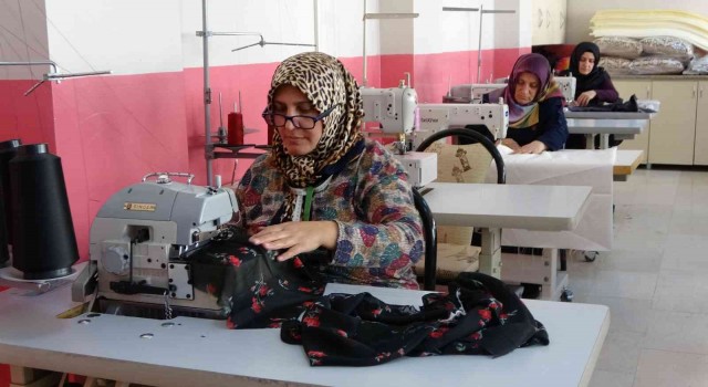 Muşta kadınlar devlet kursuyla meslek öğreniyor