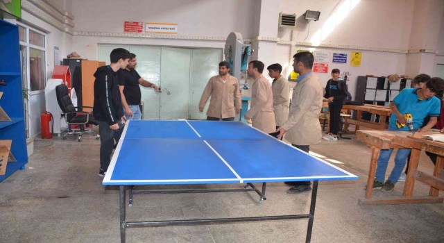 Muşta köy okulları için tenis masası üretimine başlandı