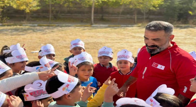 Muşta minik öğrencilere Kızılay ve afet konuları anlatıldı