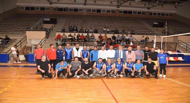 Nazillide okullar arası voleybol turnuvası başladı