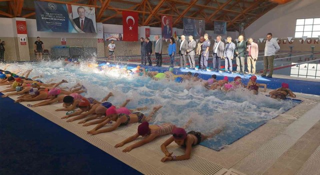 Nazillide yüzme bilmeyen kalmayacak
