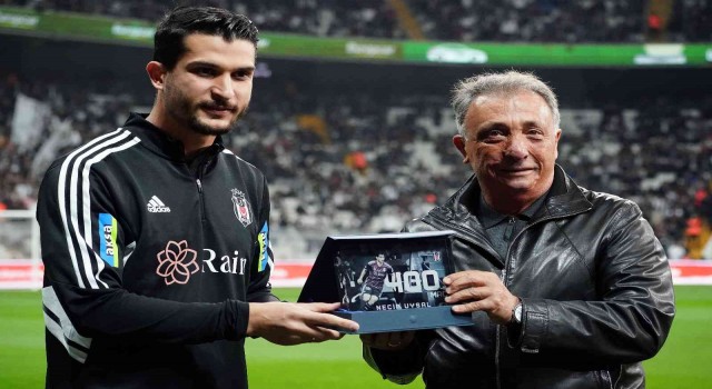 Necip Uysala 400. maç plaketi verildi