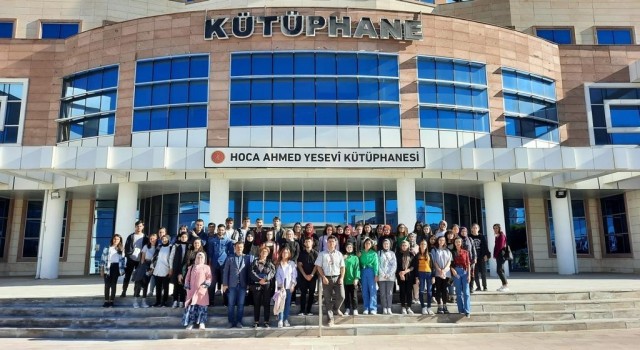 NEVÜde Hemşire adaylarına kütüphane hizmetleri tanıtıldı