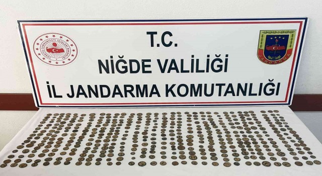 Niğdede Roma dönemine ait 474 sikke ele geçirildi