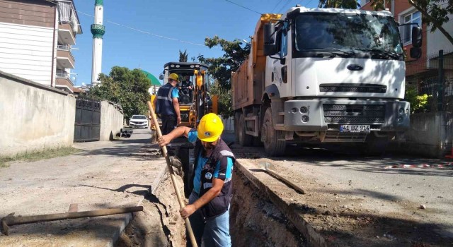 O mahallenin kanalizasyon hattı yenileniyor