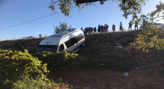 Öğrenci servisi üzüm bağına uçtu: 5i öğrenci 6 yaralı
