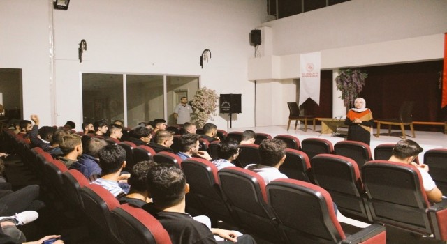 Öğrencilere mesleki çalışma anlatıldı