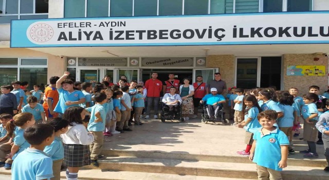 Öğrencilere, plastik geri dönüşüm toplama kampanyası tanıtıldı