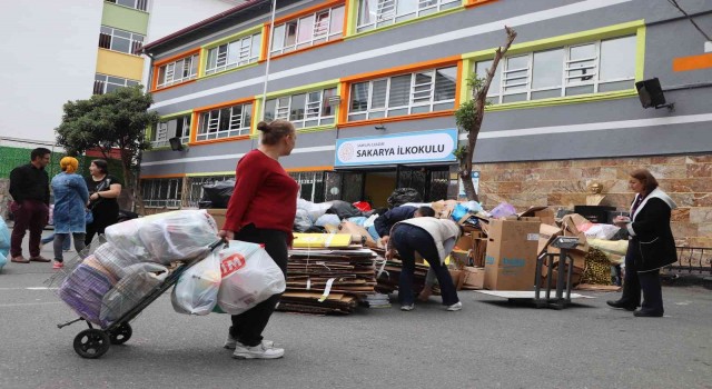 Okulda atık seferberliği: Veliler birbiriyle yarışıyor
