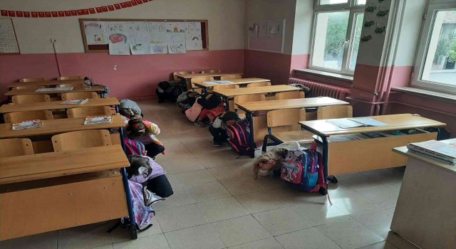 Okulda deprem tatbikatı