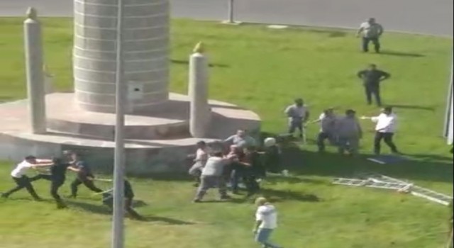 Önce kaza yaptılar sonra tekme tokat kavga ettiler