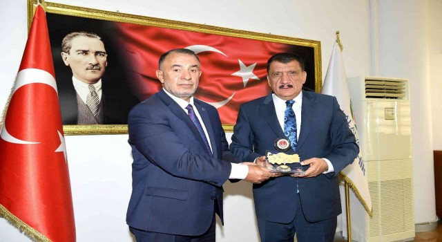 Öndeşden başkan Gürkana ziyaret