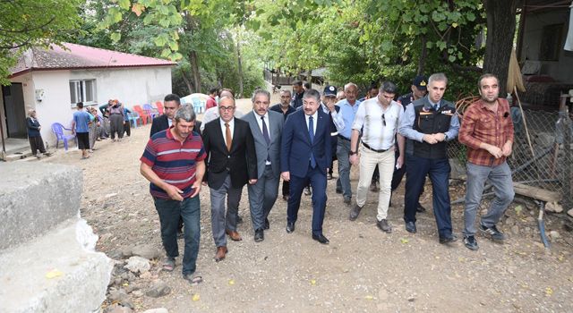 Osmaniye Valisi Erdinç Yılmaz, 5.1’lik depremle sarsılan Çerçioğlu Köyünde