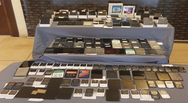 Osmaniyede 264 adet gümrük kaçağı cep telefonu ele geçirildi