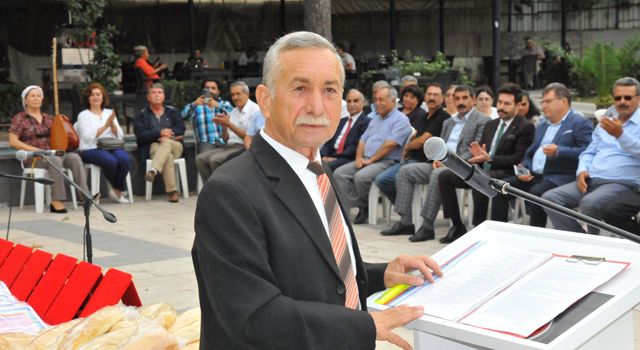 Osmaniye'de Ekmek ödüllü şiir yarışmasında ödüller sahiplerini buldu