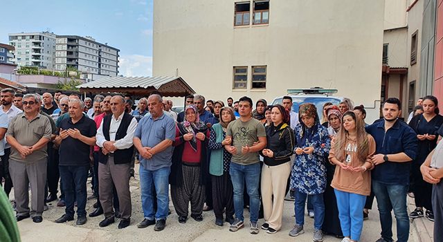 Osmaniye’de görevi başında hayatını kaybeden sağlık memuru için hastanede tören düzenlendi