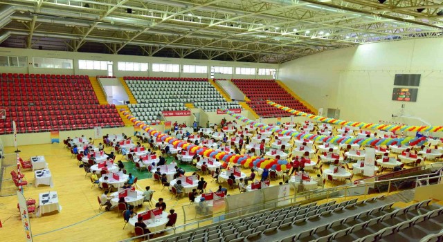 Osmaniyede öğrenciler en iyi “Çevre Dostu Yük Gemisi” tasarlamak için ter döktü