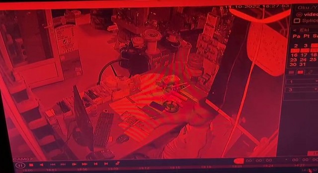 Osmaniyedeki deprem güvenlik kamerasında