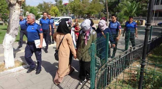 Osmaniyeden gelip Adıyamanda dilenen 15 şahıs yakalandı