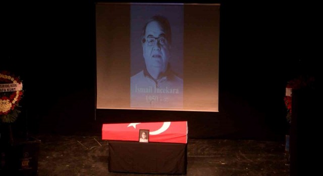 Oyuncu İsmail İncekara için İstanbul Tekel Sahnesinde anma töreni düzenlendi