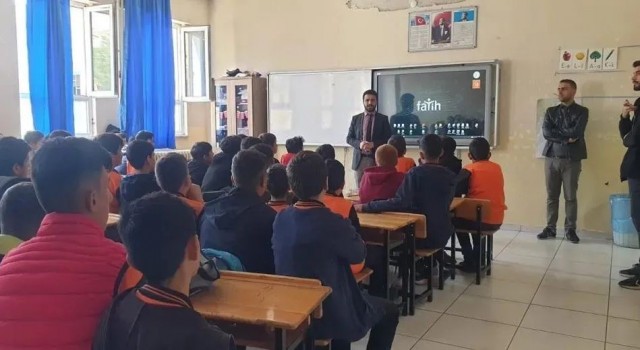 Özalpta değerler ve ahlak eğitimi konferansları düzenlendi