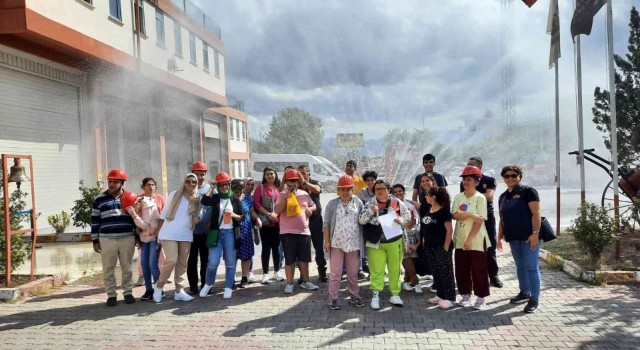 Özel çocuklar itfaiyesi binasını gezerek bilgi aldı