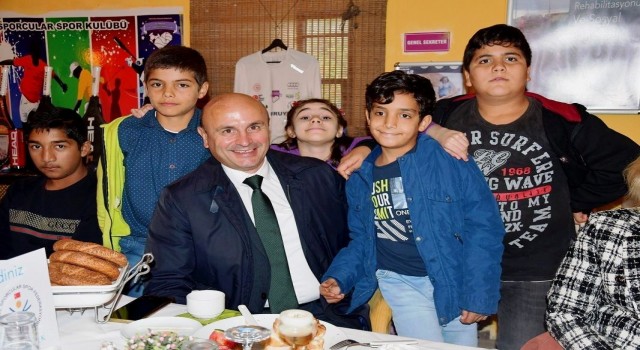Özel çocuklara çok özel ziyaret