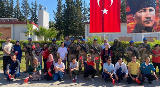 Osmaniye'de Özel öğrenciler, İl Jandarma Komutanlığında ağırlandı