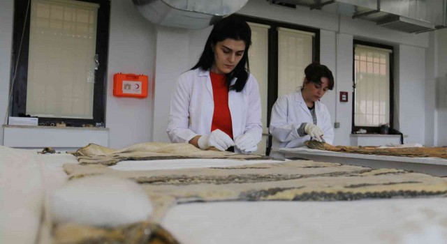 Padişahların özel kaftanları restore ediliyor