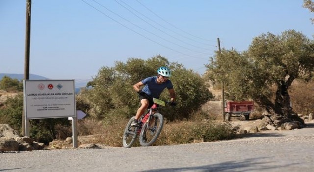 Pedallar Antik kent Herakleiada döndü
