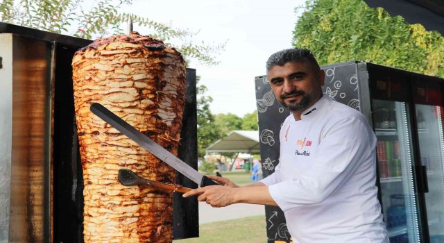 Piton Döner Adana Lezzet Festivalinde yoğun ilgi gördü
