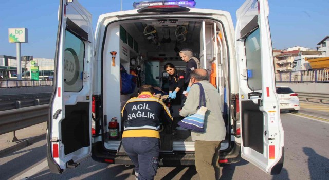 Polis ekip otosu zincirleme kazaya karıştı: 3 yaralı