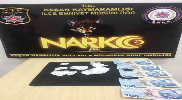 Polis ekiplerinden uyuşturucu ve sahte para operasyonu