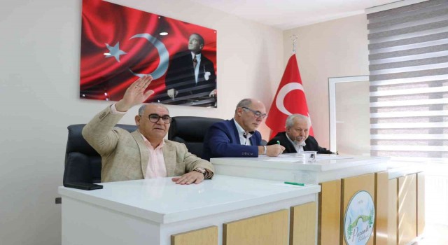 Pozantı Belediye Meclisi greyder için olağanüstü toplandı