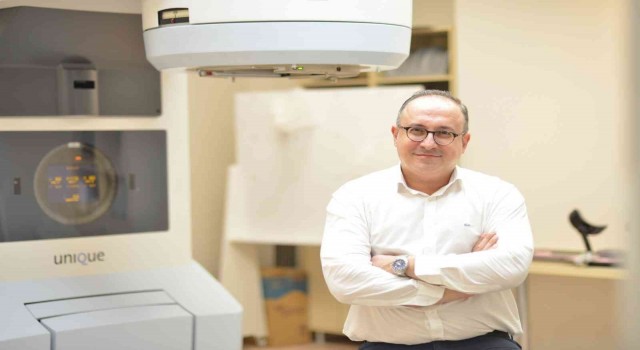 Prof. Dr. Önal: Ailenizde meme kanseri hikayesi varsa erken yaşta muayene olun