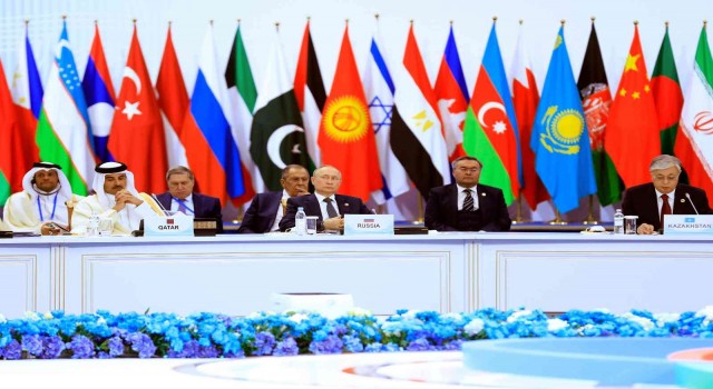 Putin: "Kendi finans sistemlerini dayatanlara karşı yeniden bir düzenleme yapılmalı"