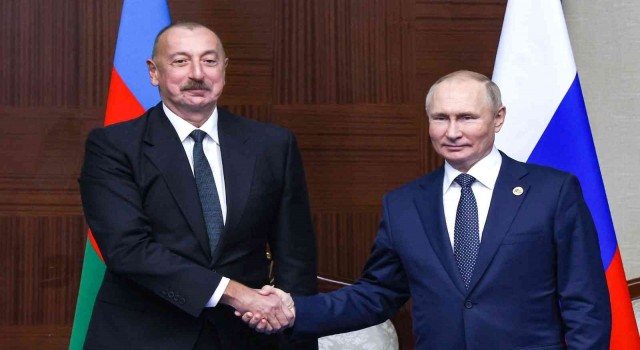 Putin ve Aliyev Astanada bir araya geldi