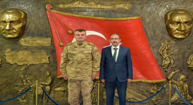 Rektör Beydemirden Tuğgeneral Ertekin ile bir araya geldi